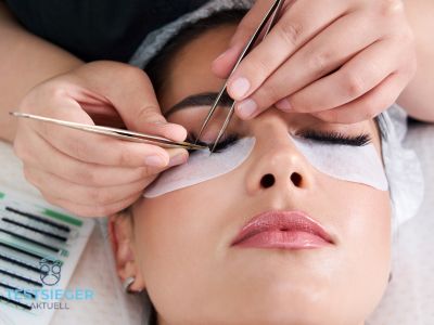 Reinigung und Pflege von kuenstlichen Wimpern